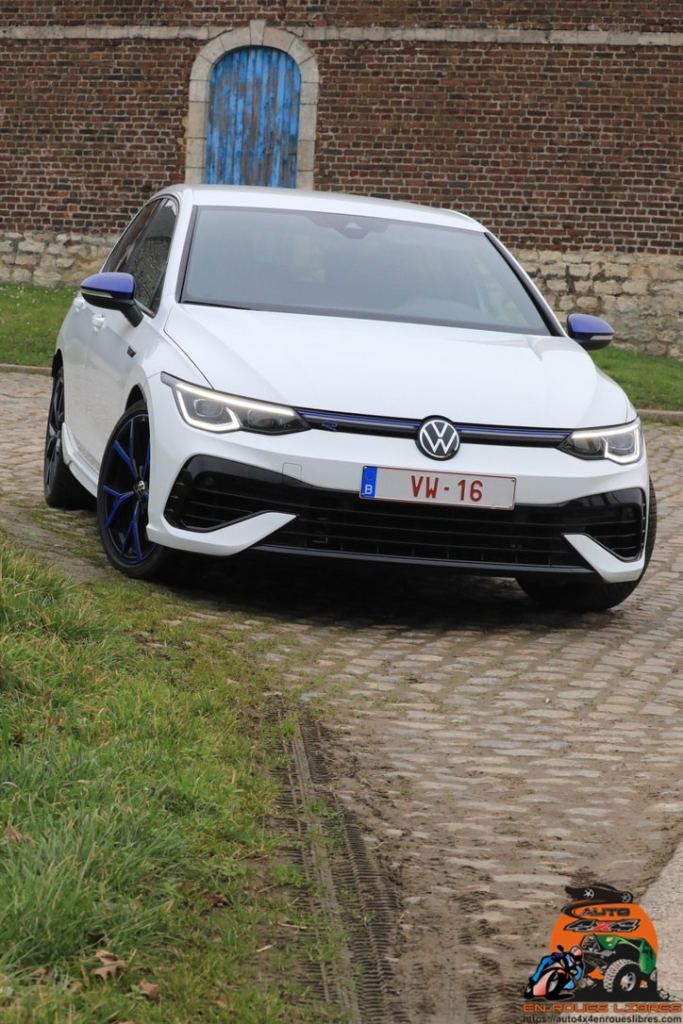 essai-volkswagen-golf-8-r-la-plus-radicale-auto4x4-en-roues