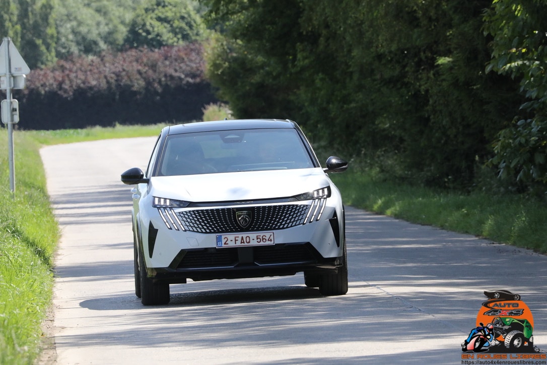 ESSAI DE LA PEUGEOT E-3008 GT ! CONNAITRA-t-ELLE UN SUCCES COMPARABLE A CELUI DE LA 2ème GENERATION ?