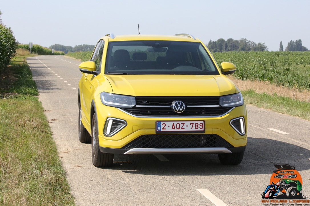 ESSAI DU PETIT SUV DE VOLKSWAGEN : LE T-CROSS 1.0 TSI R-Line !