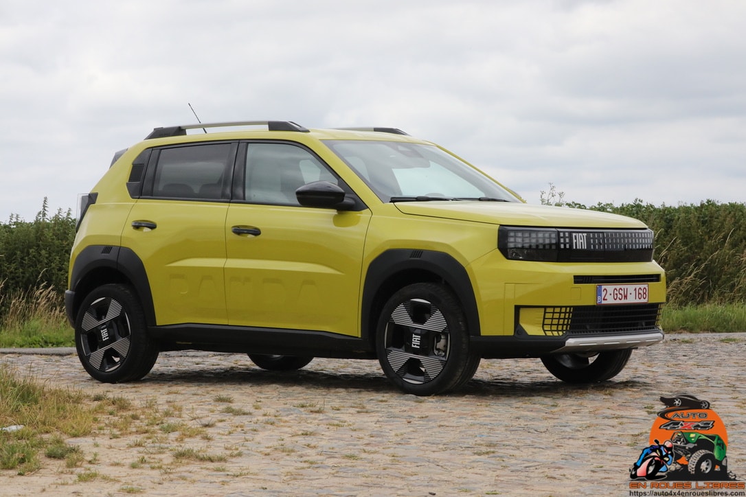 LA FIAT GRANDE PANDA 100% ELECTRIQUE VIENT AUX COTES DE SA PETITE SŒUR LA PANDA !