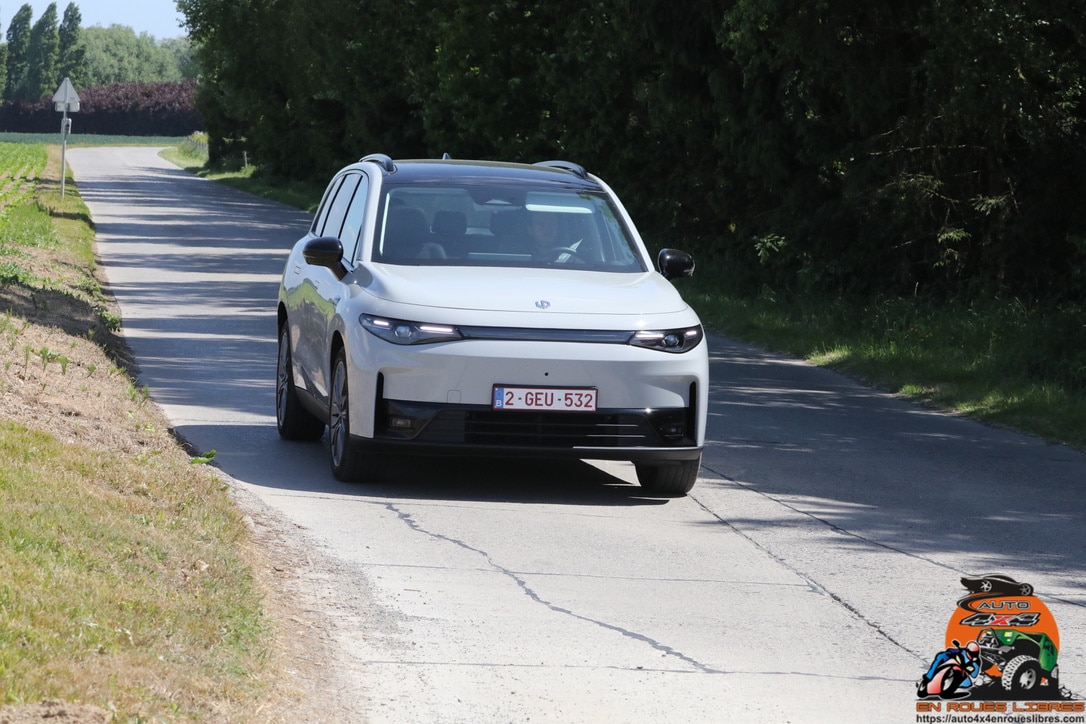 UN SUV 100% ELECTRIQUE CHINOIS CHEZ STELLANTIS : LE LEAPMOTOR C10 !